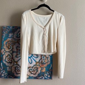 Cream crop top: long sleeve